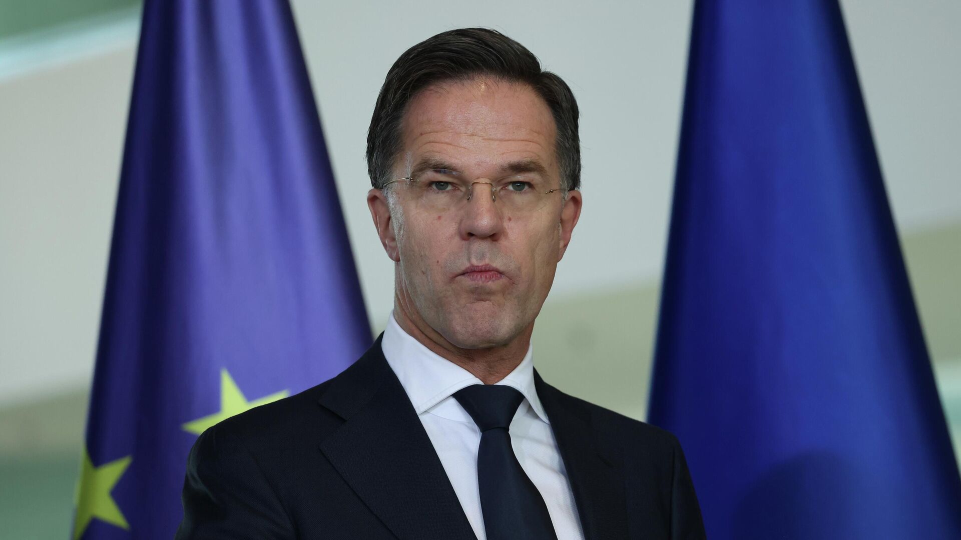 Генеральный секретарь НАТО Марк Рютте на пресс-конференции с канцлером ФРГ Фридрихом Мерцем. 11 декабря 2025 - РИА Новости, 1920, 11.12.2025