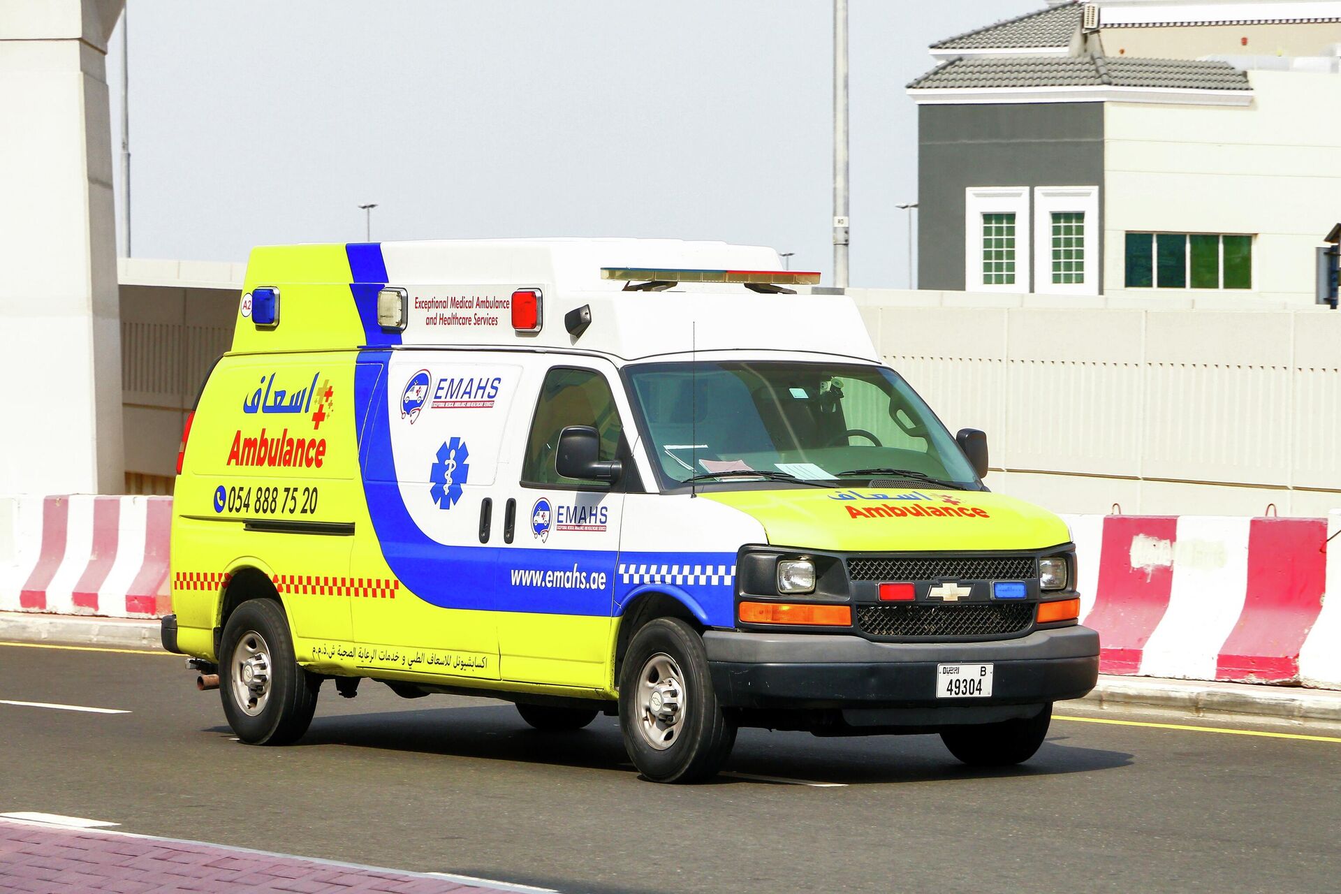 Автомобиль скорой помощи в Дубае - РИА Новости, 1920, 11.12.2025