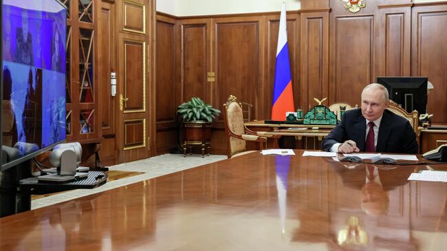Президент РФ Владимир Путин проводит в режиме видеоконференции совещание по ситуации в зоне СВО