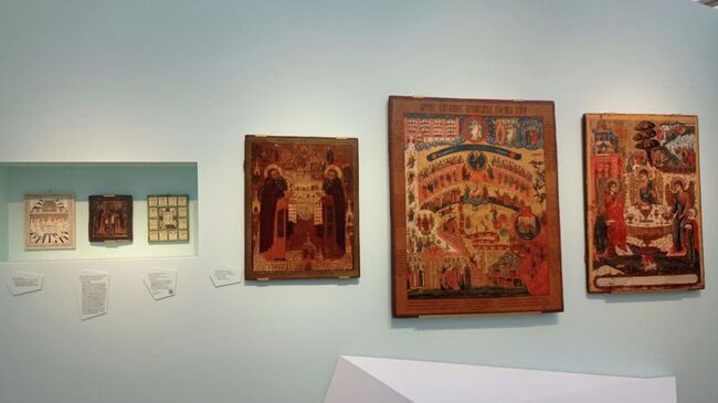 Иконы на выставке  Арктика. Полюс цвета