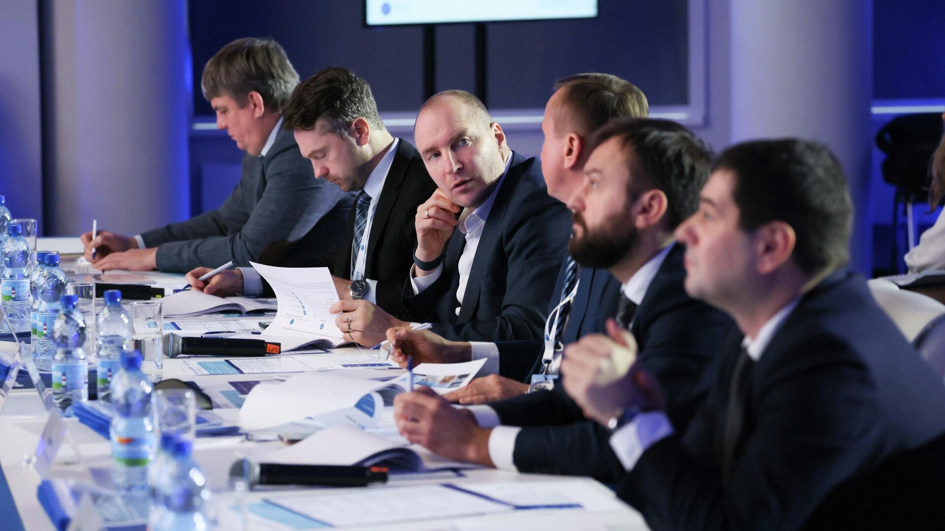 Более 700 юных специалистов поучаствовали в кейсовом чемпионате Россетей - РИА Новости, 1920, 12.12.2025