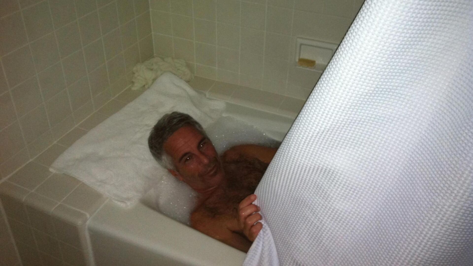 Фото покойного финансиста Джеффри Эпштейна Фото покойного финансиста Джеффри Эпштейна - РИА Новости, 1920, 13.12.2025