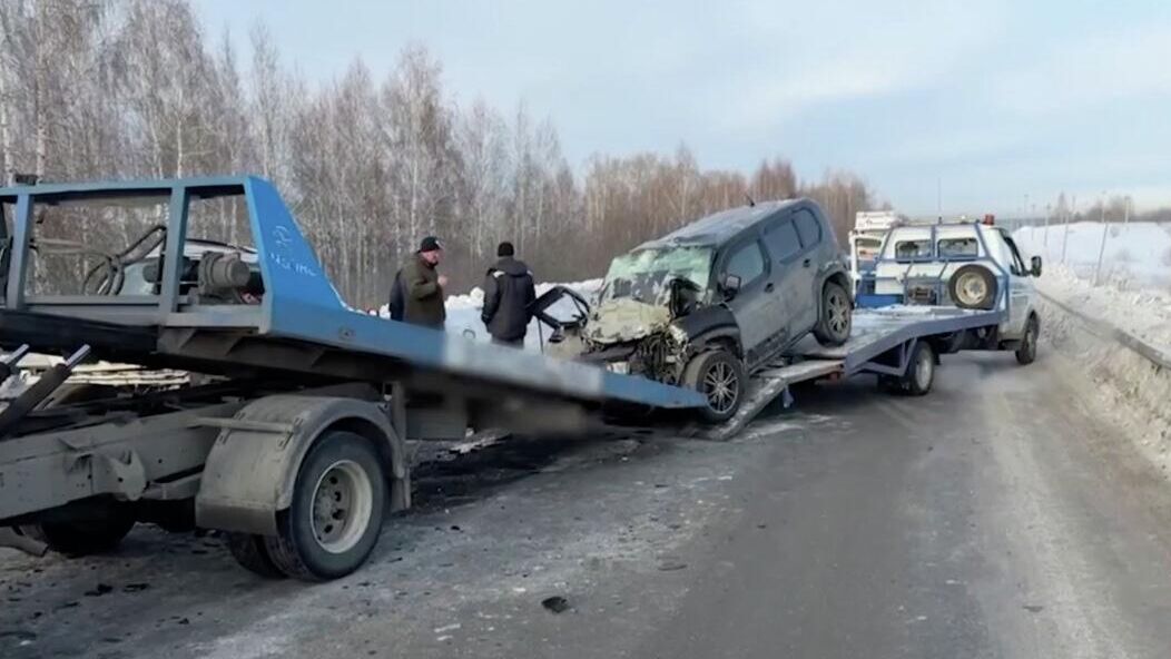 Последствия ДТП на трассе в Кузбассе - РИА Новости, 1920, 13.12.2025