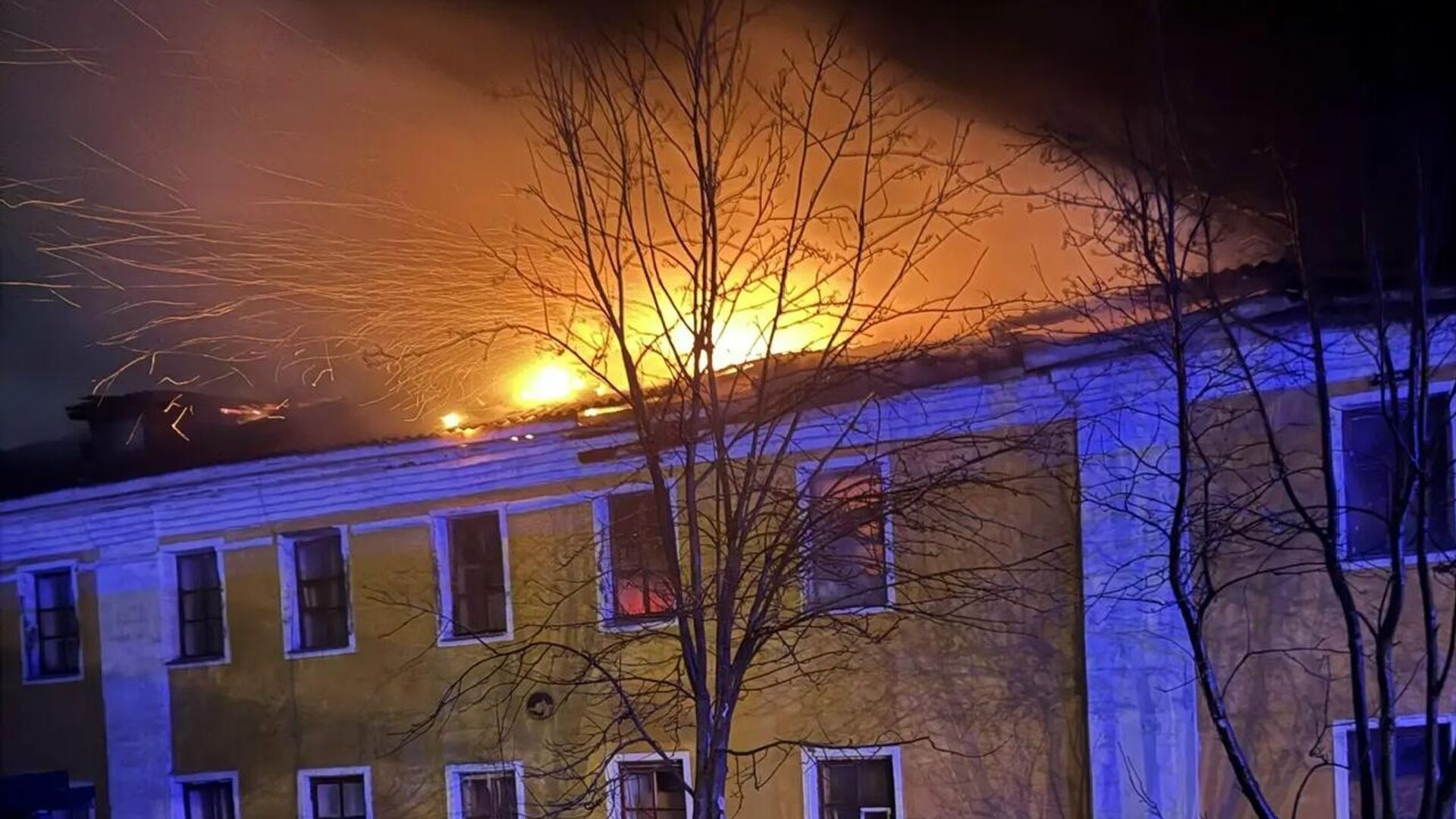 Пожар на территории Никитского монастыря в Переславле-Залесском в Ярославской области - РИА Новости, 1920, 12.12.2025