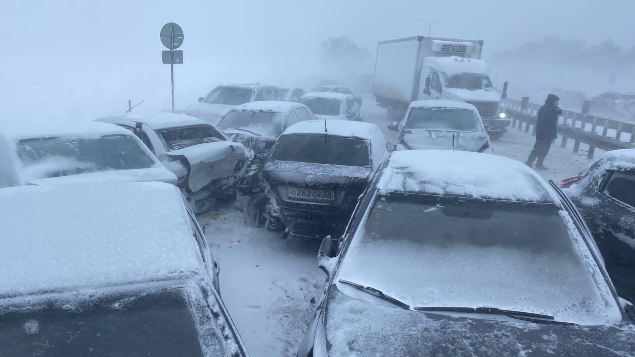 Последствия ДТП на трассе Р-208 Тамбов-Пенза - РИА Новости, 1920, 13.12.2025