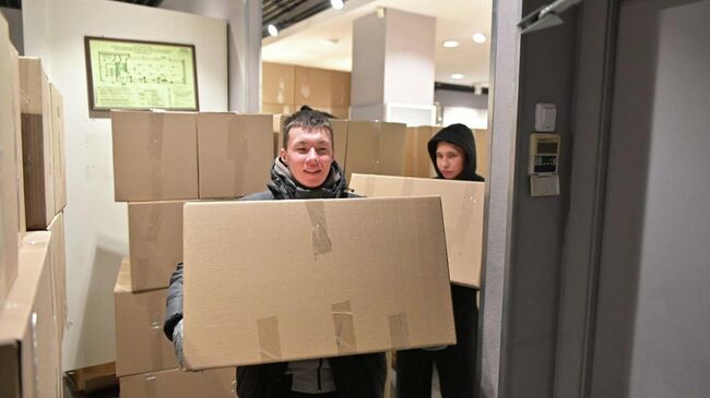 Волонтеры Бурятии отправили фуры с новогодними подарками бойцам на СВО