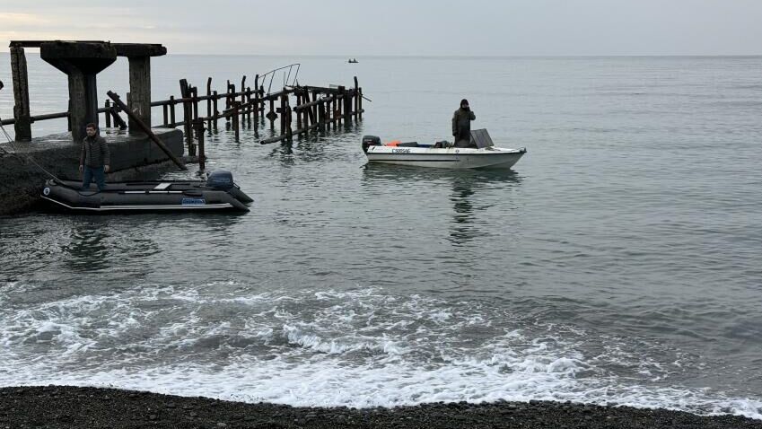 Поиск мужчины, пропавшего во время купания на пляже в Сухуме - РИА Новости, 1920, 13.12.2025
