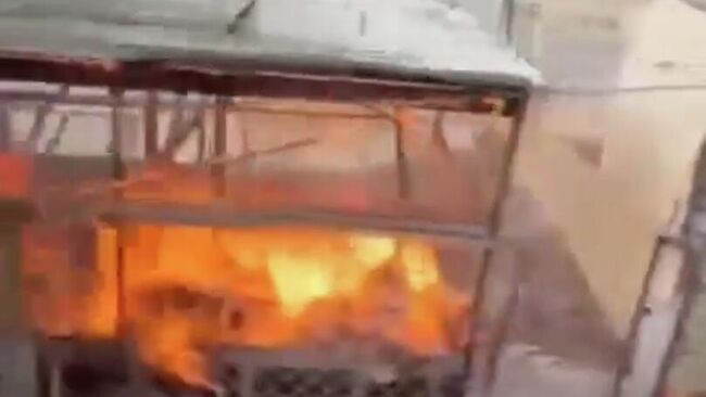 Пожар в складских помещениях в Адлерском районе Сочи