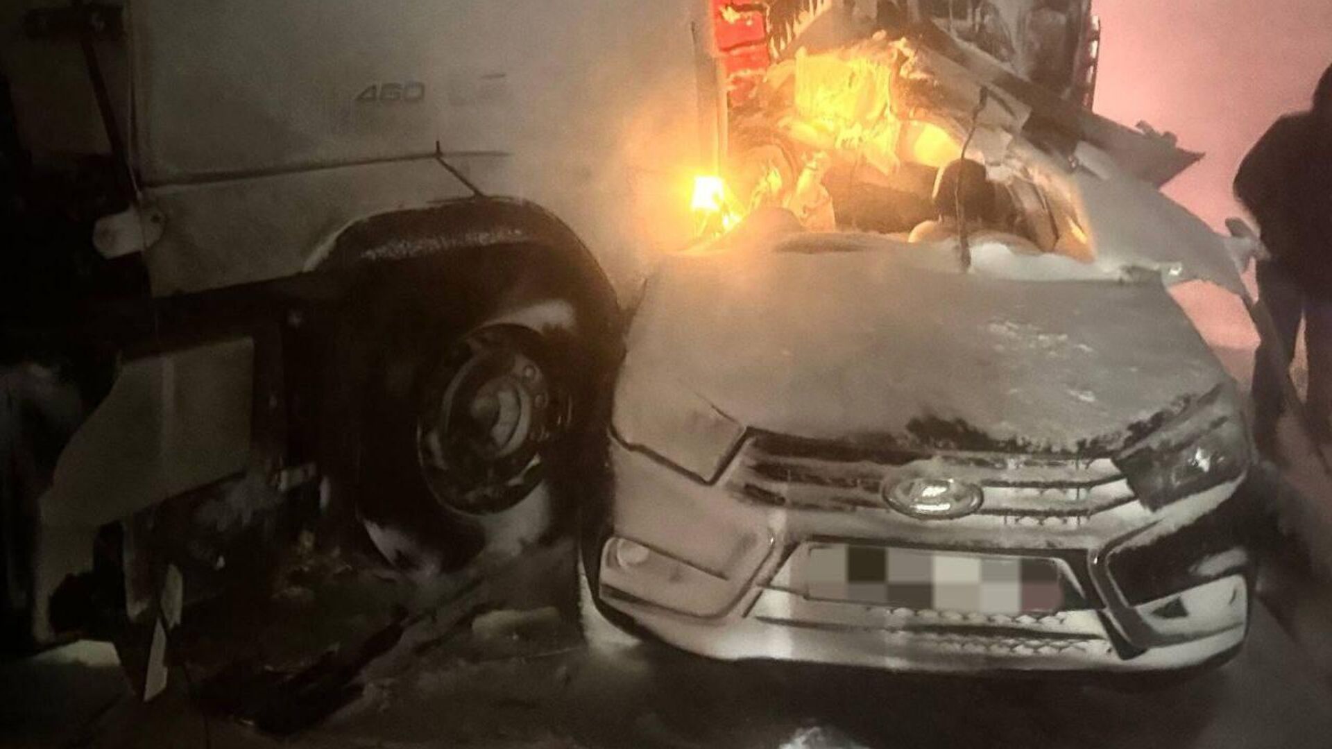 Массовое ДТП в Балаковском районе в Саратовской области Массовое ДТП в Балаковском районе в Саратовской области - РИА Новости, 1920, 14.12.2025