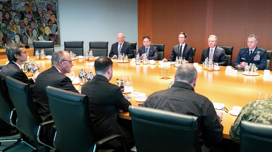 DPA: Мерц покинул переговоры с Зеленским в Берлине