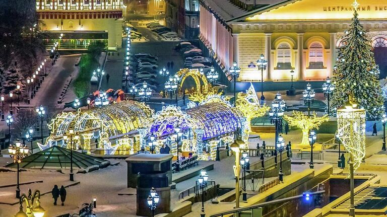 Световые тоннели на Манежной площади Световые тоннели на Манежной площади