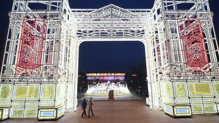 Новогоднее украшение на Пушкинской площади в Москве Новогоднее украшение на Пушкинской площади в Москве