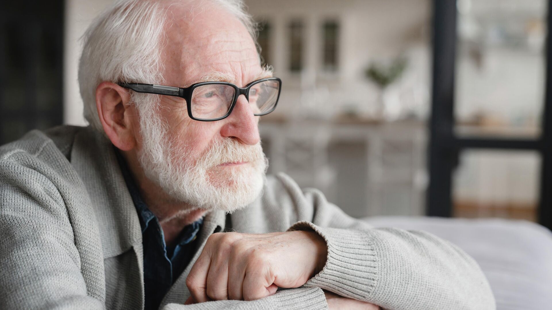 Пожилой мужчина Пожилой мужчина - РИА Новости, 1920, 16.12.2025