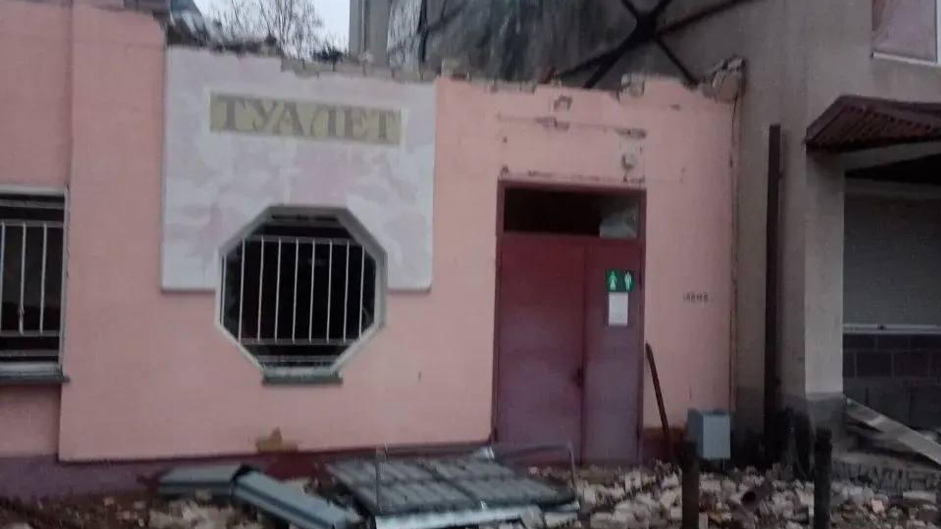 Последствия ночных ударов ВСУ по городу Новая Каховка - РИА Новости, 1920, 15.12.2025