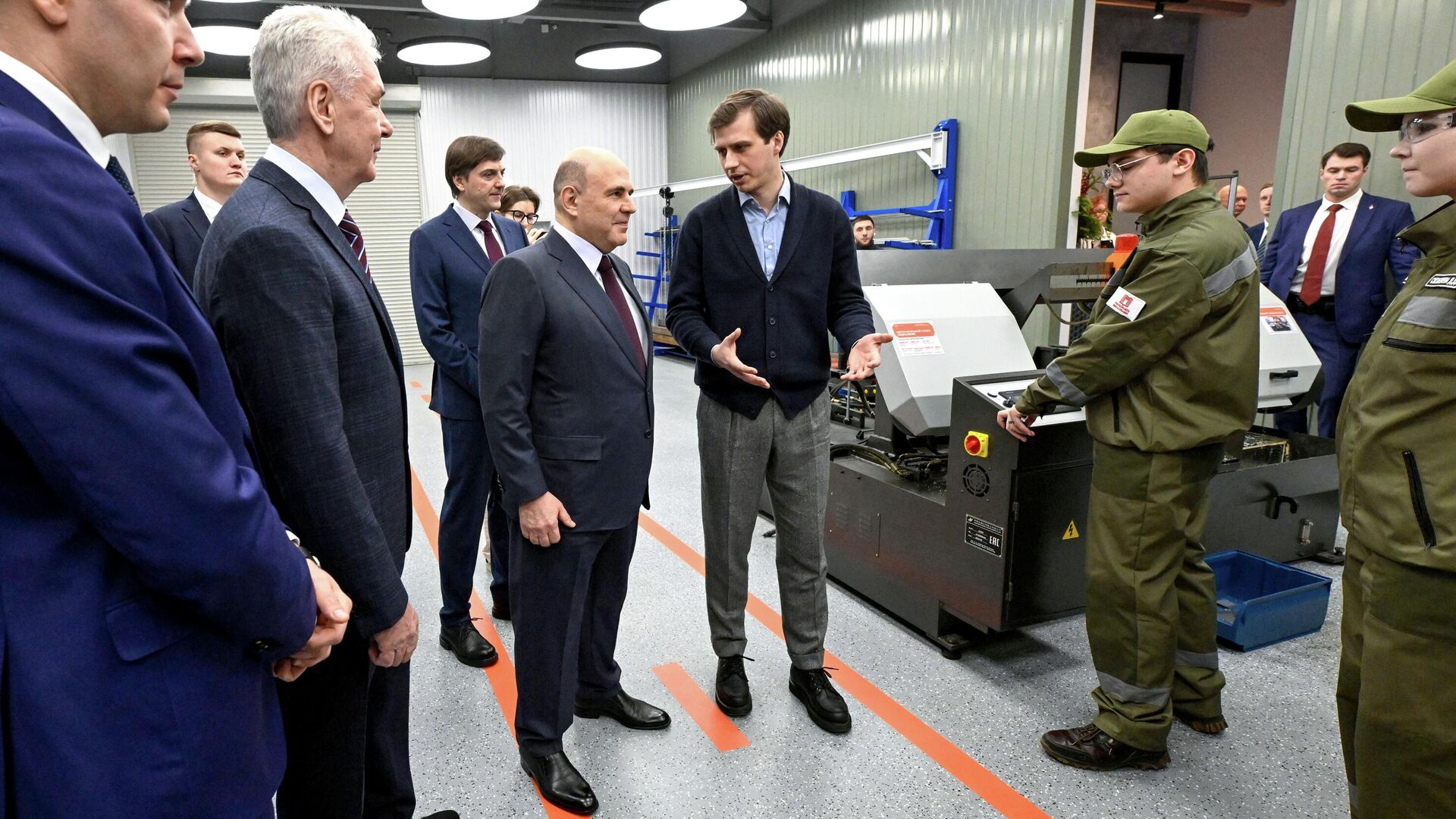 Премьер-министр Михаил Мишустин в Центре практической подготовки для машиностроения в Москве - РИА Новости, 1920, 15.12.2025
