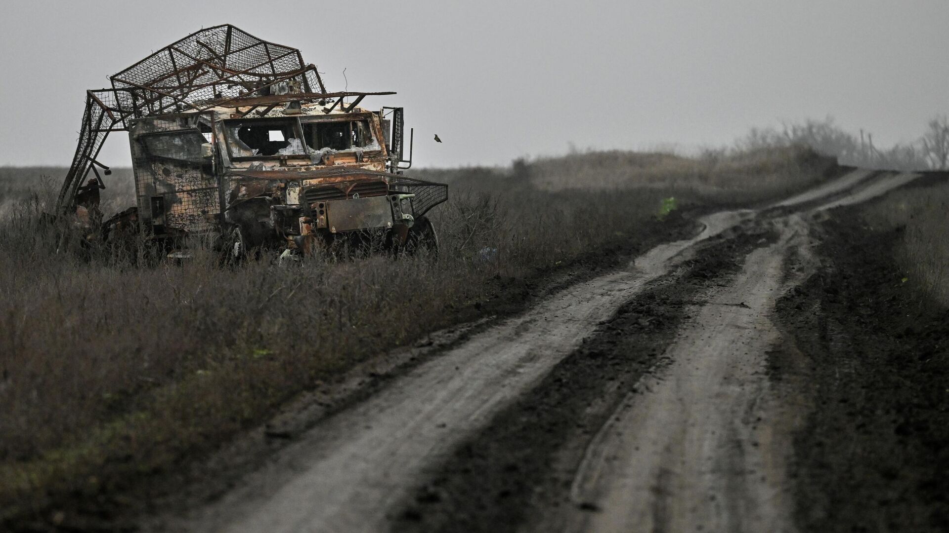 Уничтоженный бронеавтомобиль ВСУ британского производства Husky TSV - РИА Новости, 1920, 15.12.2025