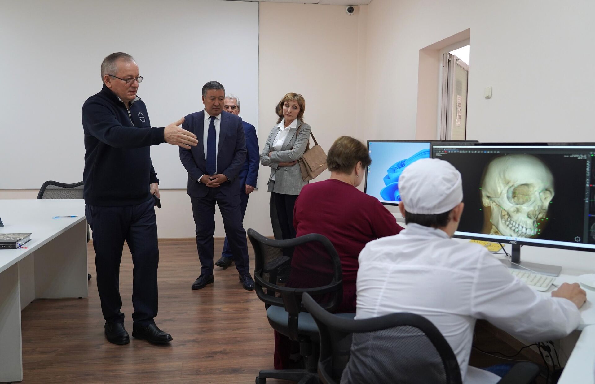 Экскурсия для гостей по КБГУ - РИА Новости, 1920, 15.12.2025