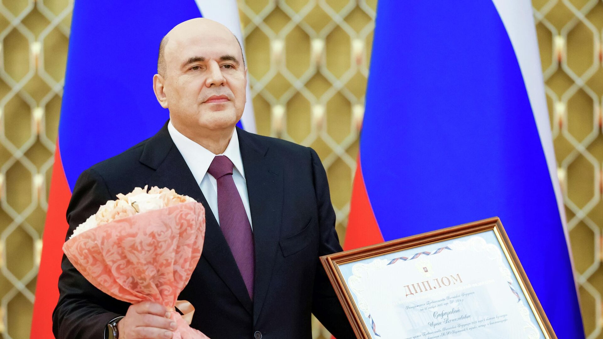 Председатель правительства РФ Михаил Мишустин на церемонии вручения премий Правительства РФ 2025 года в области культуры. 16 декабря 2025 Председатель правительства РФ Михаил Мишустин на церемонии вручения премий Правительства РФ 2025 года в области культуры. 16 декабря 2025 - РИА Новости, 1920, 16.12.2025