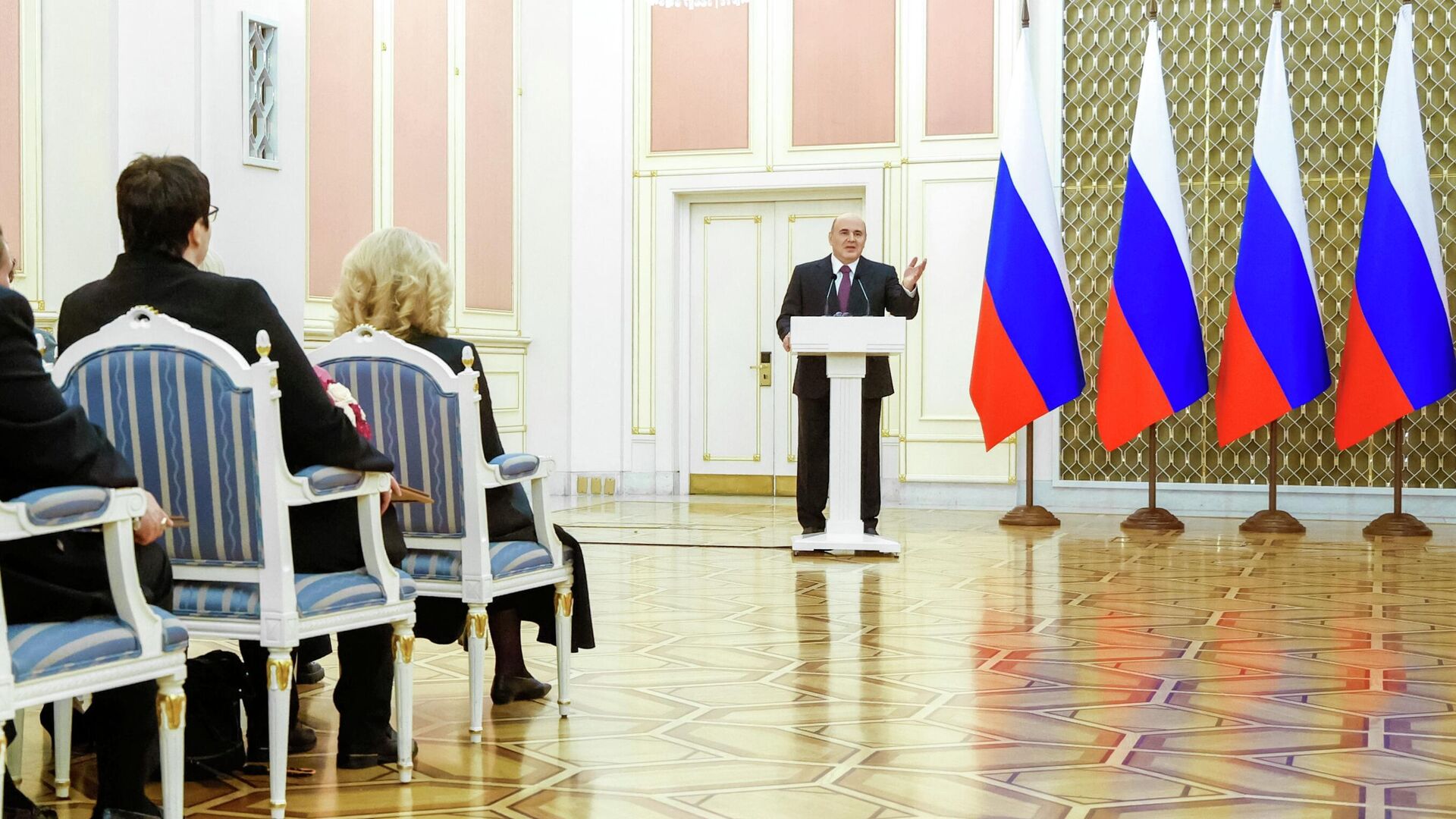 Председатель правительства РФ Михаил Мишустин на церемонии вручения премий Правительства РФ 2025 года в области культуры Председатель правительства РФ Михаил Мишустин на церемонии вручения премий Правительства РФ 2025 года в области культуры - РИА Новости, 1920, 16.12.2025