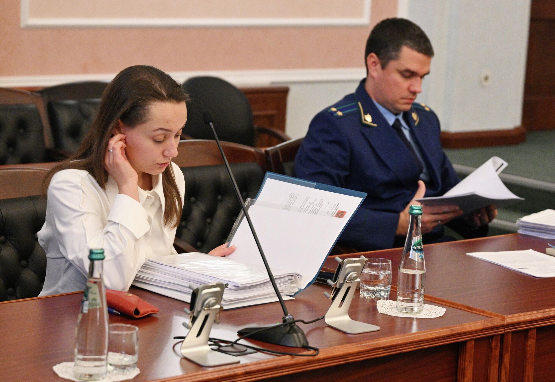 Адвокат Ларисы Долиной Мария Пухова в Верховном суде РФ в Москве Адвокат Ларисы Долиной Мария Пухова в Верховном суде РФ в Москве - РИА Новости, 1920, 16.12.2025