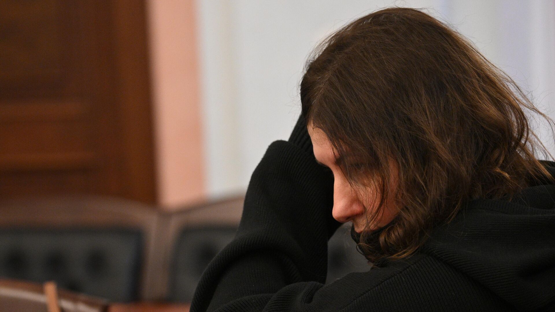 Покупательница квартиры певицы Ларисы Долиной Полина Лурье в Верховном суде Покупательница квартиры певицы Ларисы Долиной Полина Лурье в Верховном суде - РИА Новости, 1920, 17.12.2025