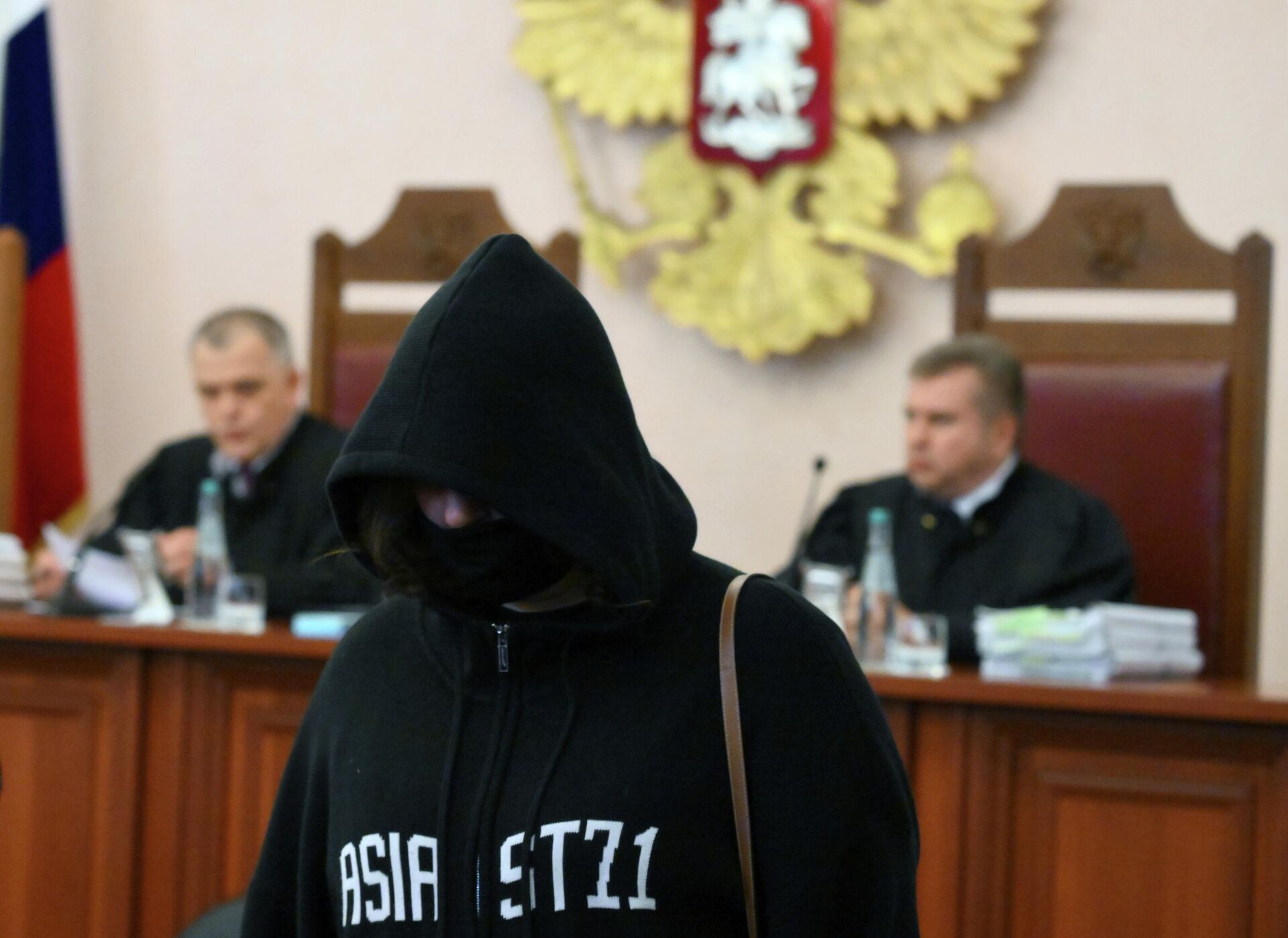 Покупательница квартиры певицы Ларисы Долиной Полина Лурье в Верховном суде России Покупательница квартиры певицы Ларисы Долиной Полина Лурье в Верховном суде России - РИА Новости, 1920, 16.12.2025