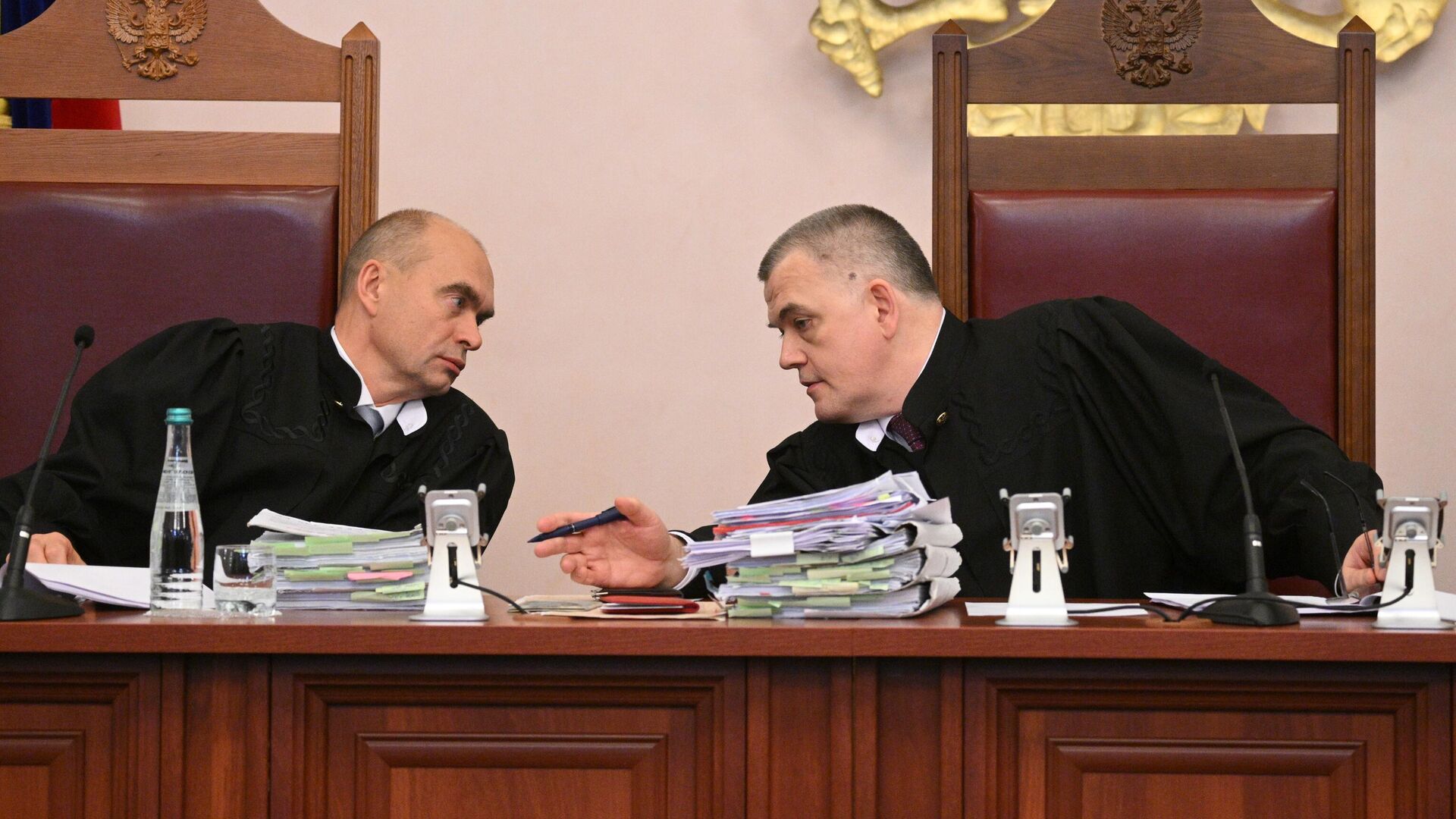 Рассмотрение жалобы по делу о квартире певицы Долиной в Верховном суде России - РИА Новости, 1920, 16.12.2025