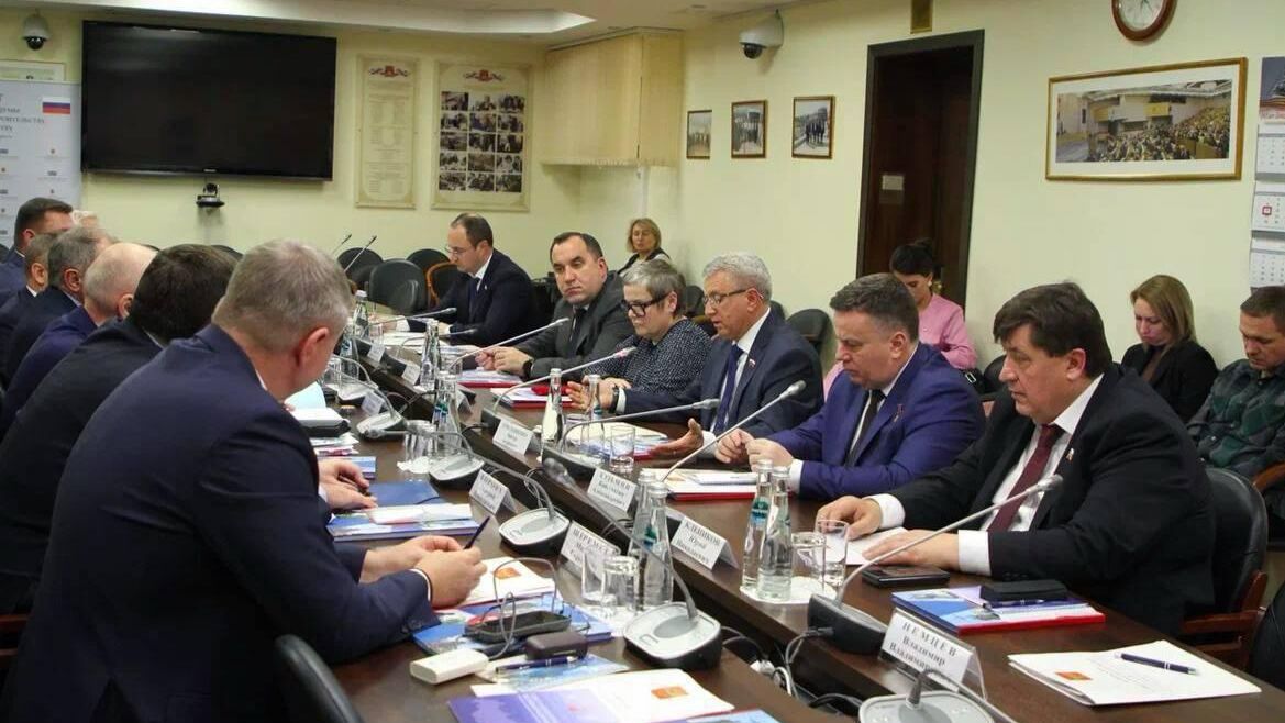 Клепиков: повышение качества жизни белгородцев – задача областной власти  - РИА Новости, 1920, 16.12.2025