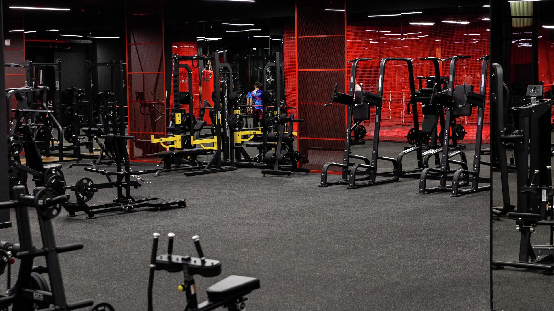 Ликсутов: в промпарке Руднево открылся фитнес-центр - РИА Новости, 1920, 17.12.2025