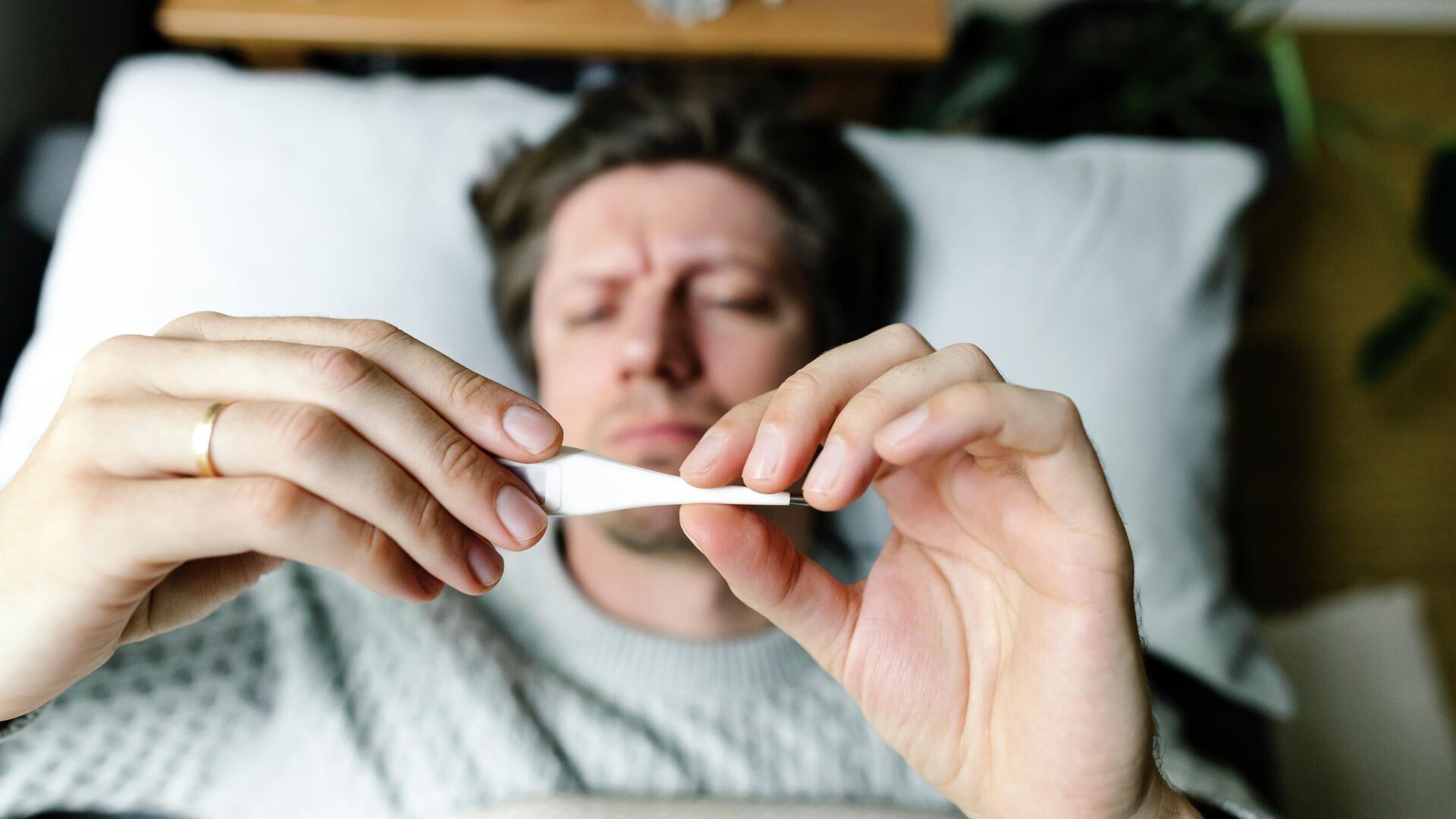 Простуженный мужчина - РИА Новости, 1920, 18.12.2025