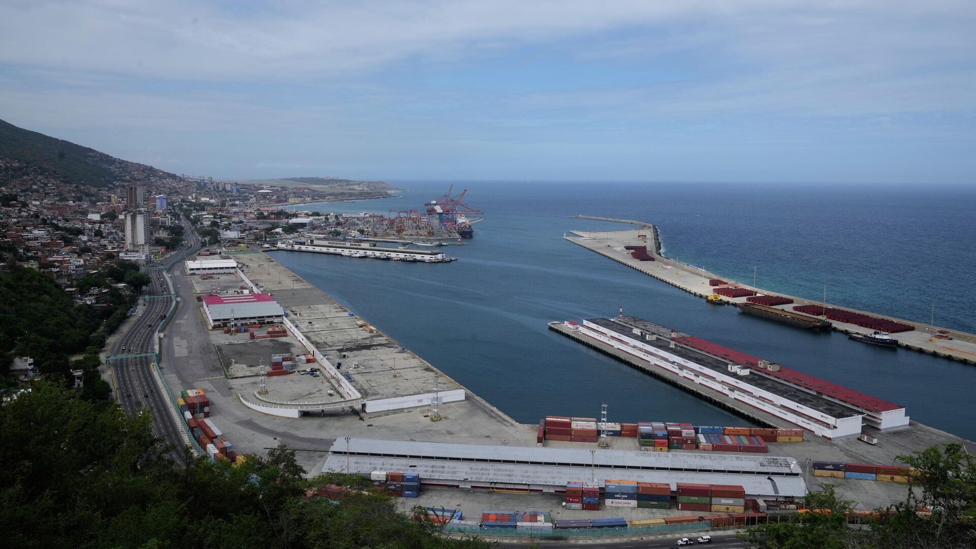 Морской порт Ла-Гуайры на побережье Венесуэлы - РИА Новости, 1920, 22.12.2025