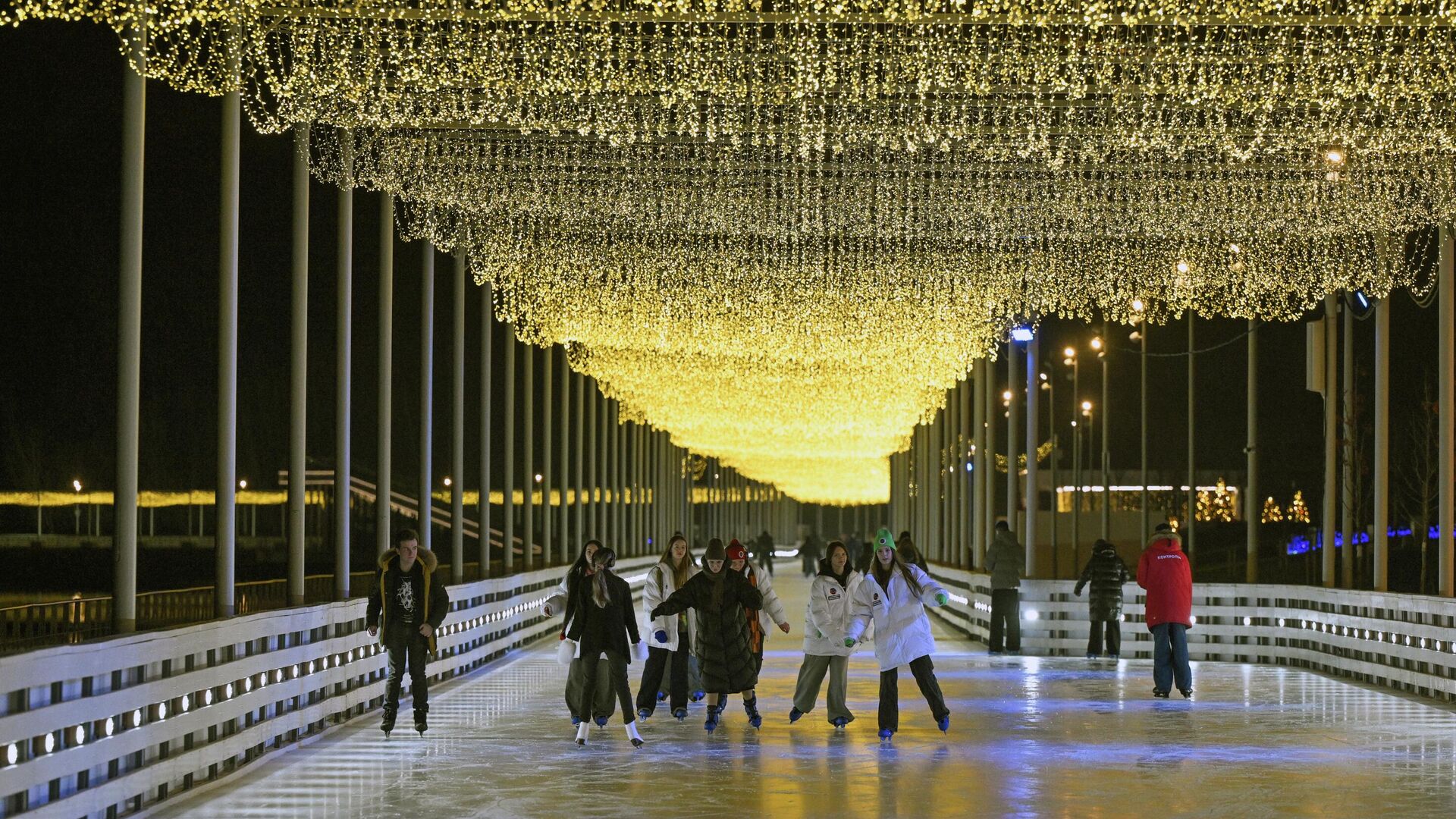 Каток на Царской набережной музея-заповедника Коломенское - РИА Новости, 1920, 19.12.2025