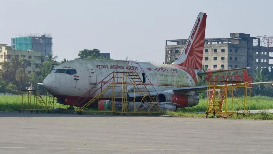 Самолет Boeing 737-200 авиакомпании Air India, потерянный в аэропорту Калькутты - РИА Новости, 1920, 18.12.2025