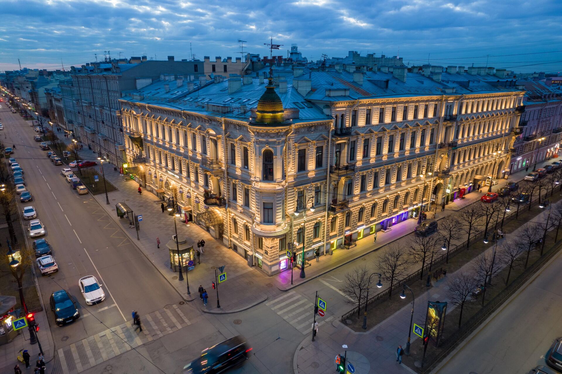 Архитектурная подсветка доходного дома Вейнера Архитектурная подсветка доходного дома Вейнера - РИА Новости, 1920, 18.12.2025