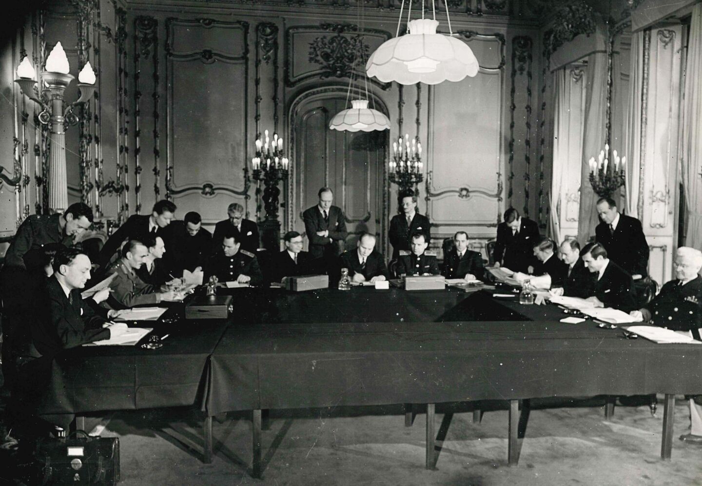 Советская военная делегация в британском Адмиралтействе