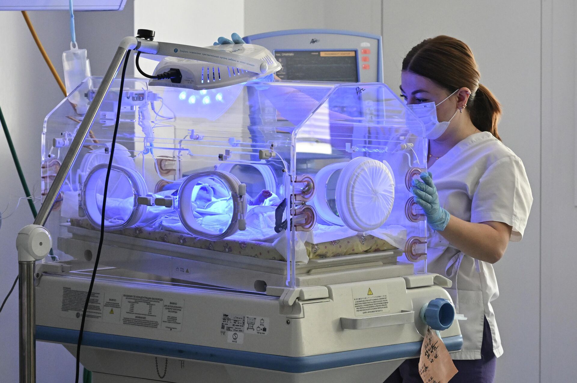 Палата с боксом для детей, рожденных раньше срока - РИА Новости, 1920, 18.12.2025