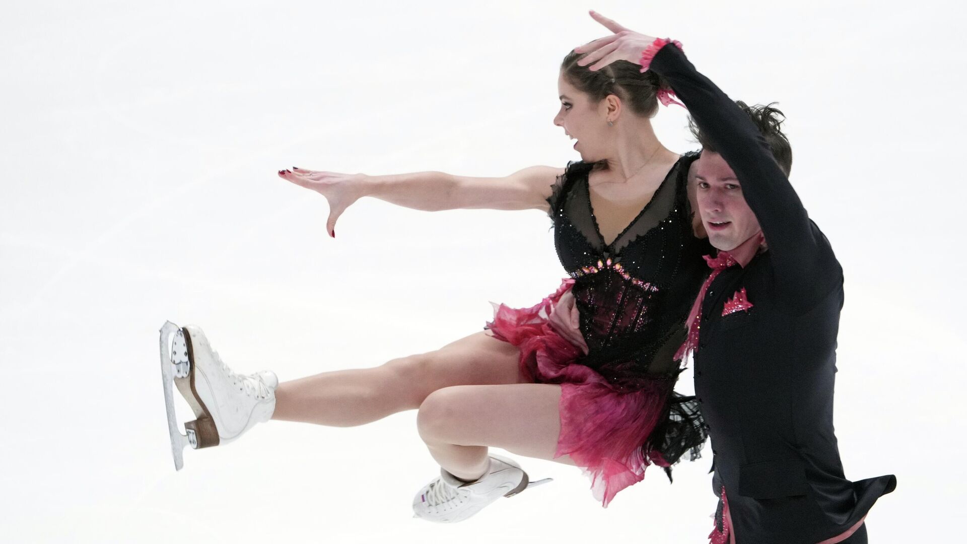 Чемпионат России по фигурному катанию 2026. Спортивные пары. Короткая программа - РИА Новости, 1920, 18.12.2025