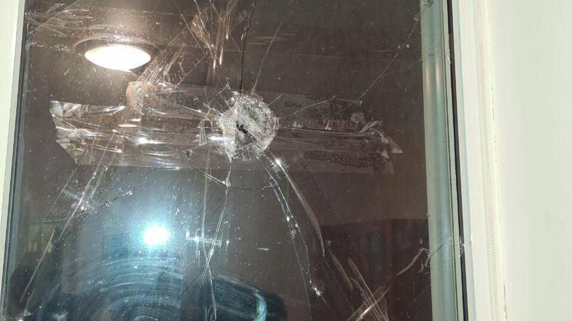 Последствия атаки беспилотников ВСУ на Белгород - РИА Новости, 1920, 19.12.2025