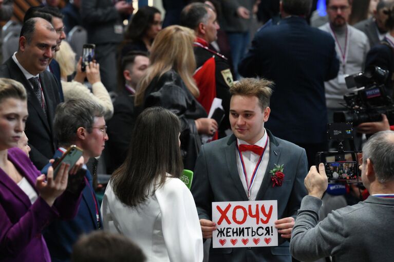 Перед началом прямой линии и пресс-конференции президента РФ Владимира Путина