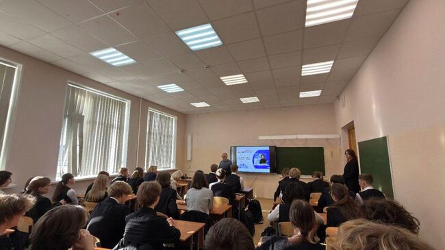 Средняя общеобразовательная школа №47 с углубленным изучением отдельных предметов имени Д. С. Лихачева Санкт-Петербурга Средняя общеобразовательная школа №47 с углубленным изучением отдельных предметов имени Д. С. Лихачева Санкт-Петербурга