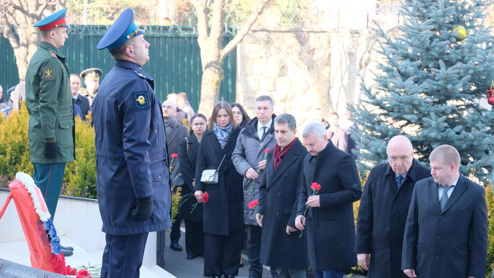 Памятные мероприятия в честь Героя России посла Андрея Карлова, погибшего 9 лет назад в Анкаре в результате теракта - РИА Новости, 1920, 19.12.2025