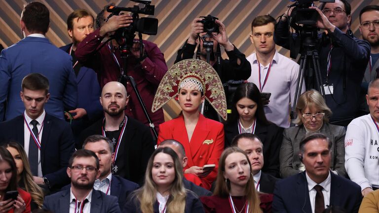 Журналисты перед началом прямой линии и пресс-конференции президента РФ Владимира Путина