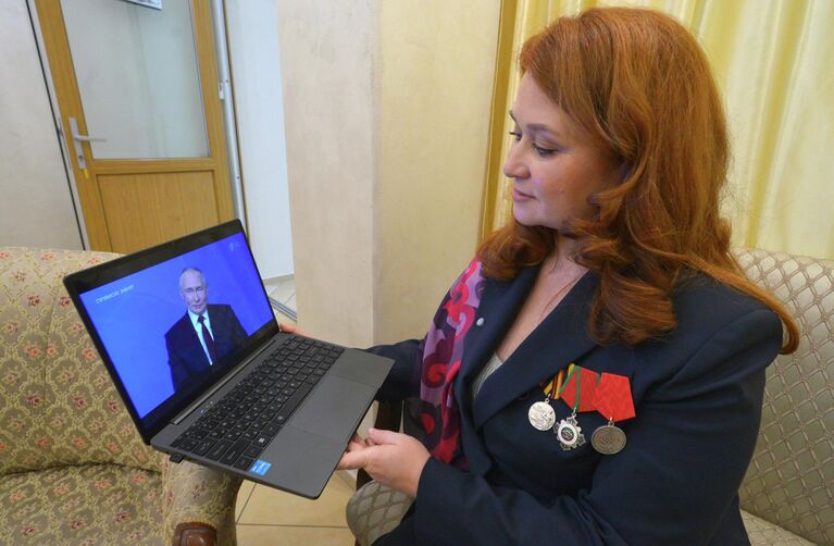 Участники СВО смотрят трансляцию специальной программы Итоги года с Владимиром Путиным в Челябинске