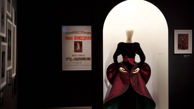 Выставка Бахрушинского, посвященная 100-летию Плисецкой, театрального музея в Туле 