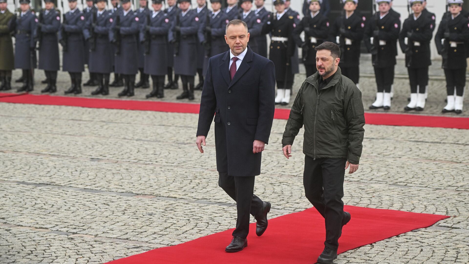 Владимир Зеленский и Кароль Навроцкий во время встречи в Варшаве - РИА Новости, 1920, 19.12.2025