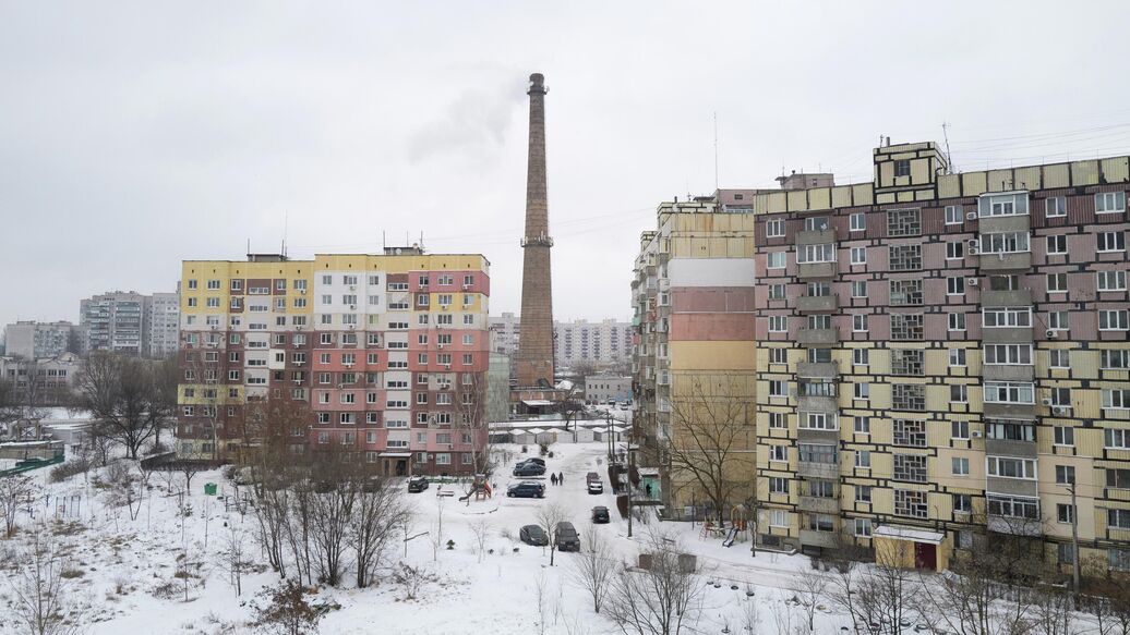 В Днепропетровске жители напали на электриков, отключавших свет в домах