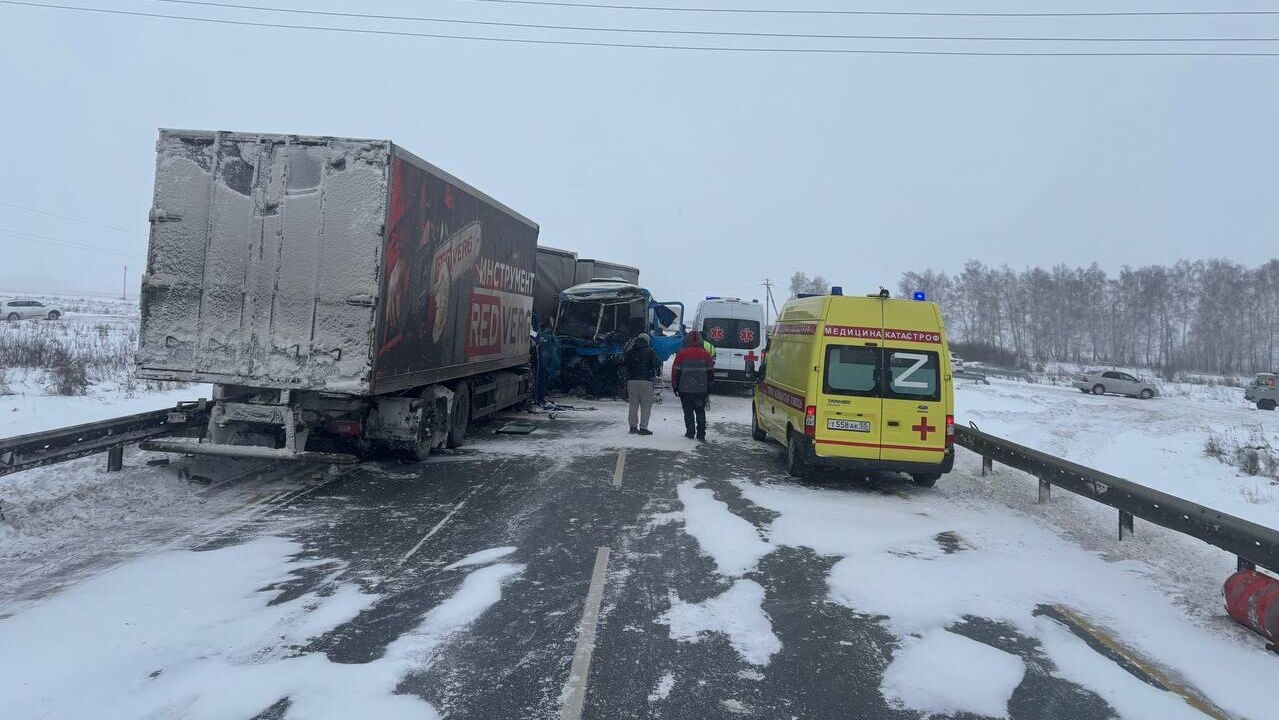 Последствия ДТП в Омской области. 20 декабря 2025 - РИА Новости, 1920, 20.12.2025