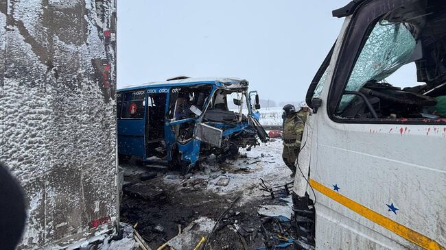 Последствия ДТП в Омской области. 20 декабря 2025