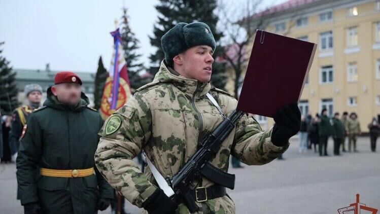 Андрей Косолапов (Macan) во время принятия присяги - РИА Новости, 1920, 20.12.2025