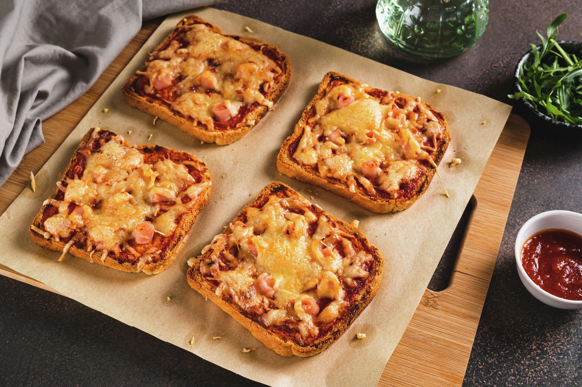 Горячие бутерброды - РИА Новости, 1920, 20.12.2025